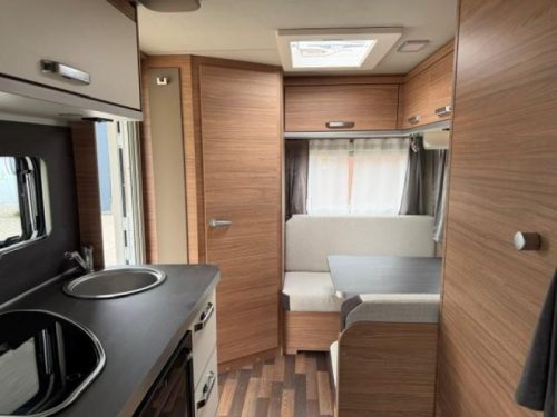 Weinsberg CaraOne Edition HOT 390 QD Rangierhilfe Markise Fahrradtr&auml;ger Foto: 13