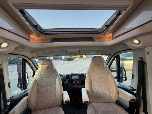 Hymer Exsis-T 588 LENGTH BEDS-AIR SUSPENSION photo: 21