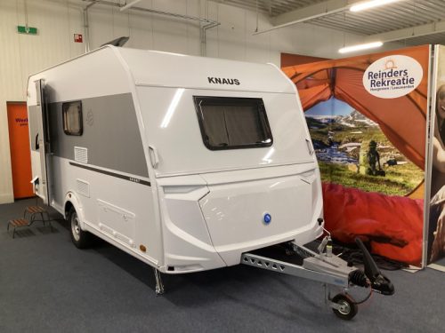 Knaus Sport 420 QD transverse bed  photo: 18