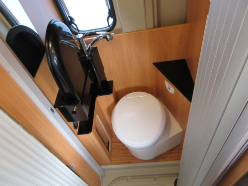 P&ouml;ssl Roadstar 540 COMPACT VAN CONVERSION 130 HP photo: 13