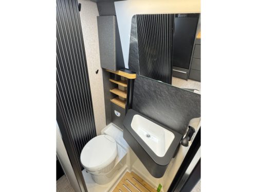 Hymer Redwood 601 Explorer - Automatic photo: 15
