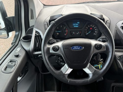 Westfalia Ford Nugget Hochdach Kastenwagen Klimaanlage Tempomat 4 Schlafpl&auml;tze 2x Solarpaneel K&uuml;che Anh&auml;ngerkupplung LM 18 Zoll Foto: 8