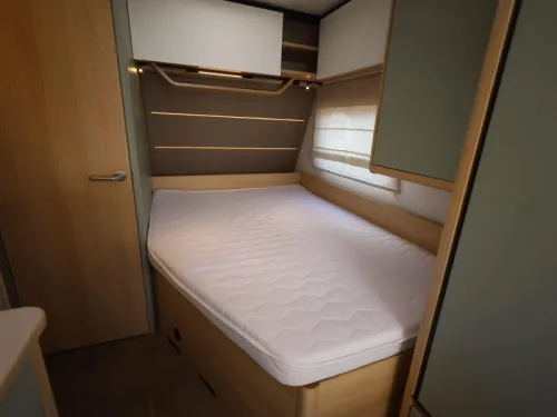 LMC Style 440 D mover | awning | awning photo: 10