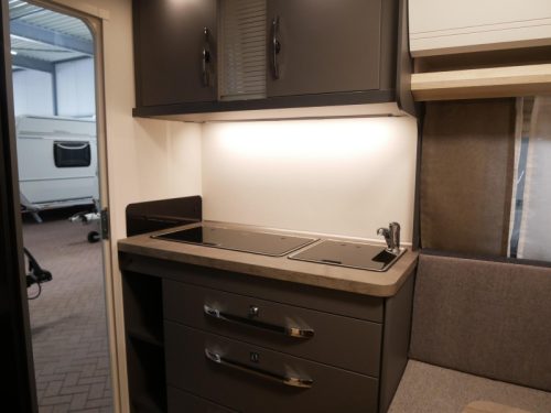 Hobby De Luxe 400 SFE JETZT BEI VAN EIJK CARAVANS! Foto: 4