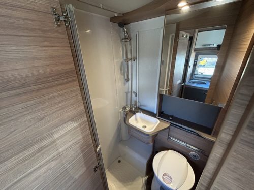 Weinsberg CaraCompact Suite 640 MEG Pepper MB attend photo : 11