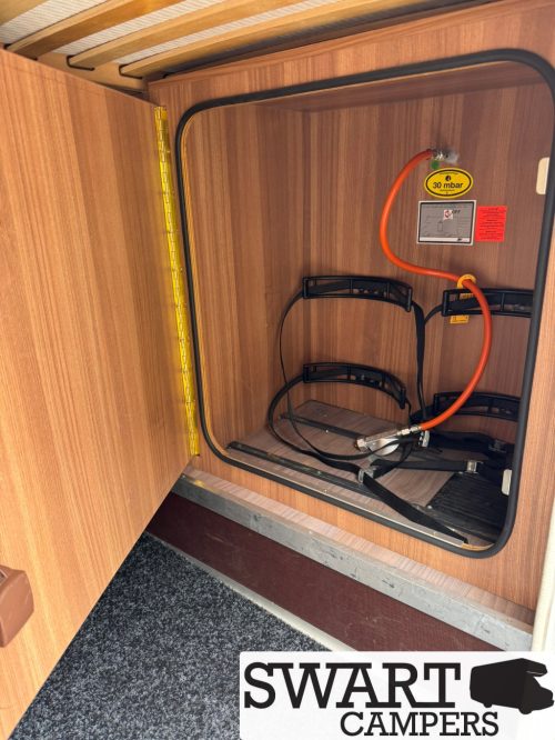 Weinsberg CaraLoft 650 MF, French bed 130 hp photo: 20