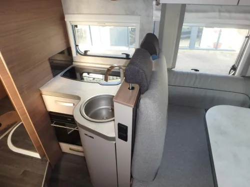 Knaus L!ve Wave 650 MX Hubdach Foto: 19