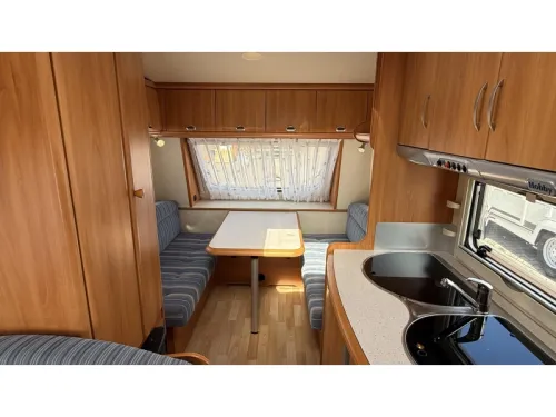 Hobby De luxe Easy 400 SB 2x Sitzgruppe Toilette Foto: 2