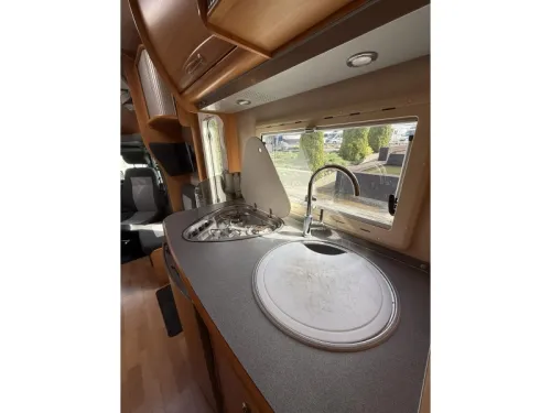 Adria Izola 697 SL Alkoven + L&auml;ngsbetten  Foto: 14