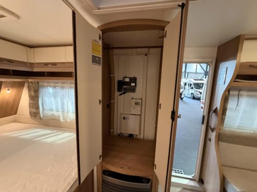 Hobby De Luxe 460 UFE Mover / Cassette awning  photo: 18