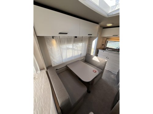 Dethleffs C'Joy Active 420 QSH COMPACT-XL REFRIGERATOR photo: 5
