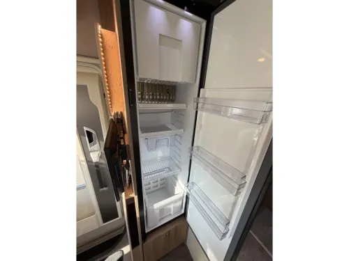 Dethleffs Trend 7057 EBL 2x Airco, XXL Garage photo: 8