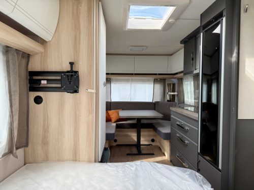 Hobby De Luxe 460 UFE Franz&ouml;sisches Bett & Rundsitzgruppe! Foto: 12