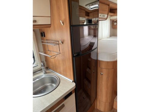 Hymer B 578 - Syst&egrave;me de mise &agrave; niveau - photo : 10