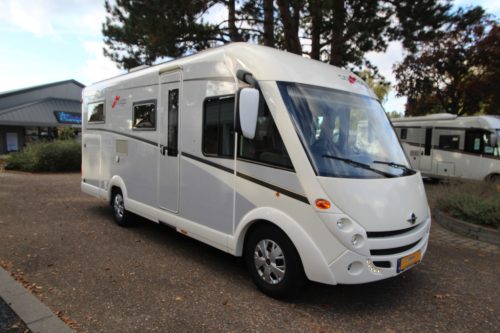 Carthago C-Compactline I 143 *2x single beds + pop-up bed*