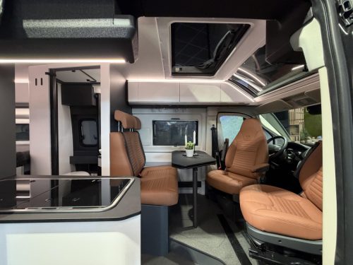 Adria Twin Sports 640 SGX pop-top roof / automatic photo: 12