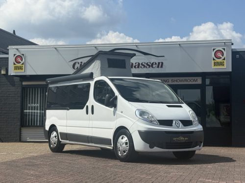 Renault Traffic bus camper professionally converted pop-top roof air conditioning cruise control 2 berths awning Thule