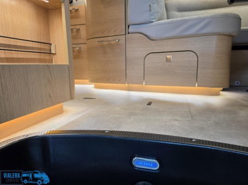 Hymer BMC-I 680 Blackline *170pk Automaat* Levelsysteem*Vol!! foto: 2