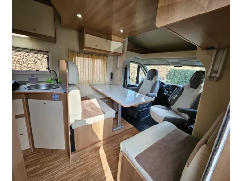P.L.A. Camper Voyager Queensbed Drop-down bed photo: 1