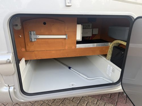 RAPIDO Le Randonneur 7065+F single beds 4 berths air conditioning solar panel maxxvan elktr dish tv remis plisse leather bearlock photo: 4