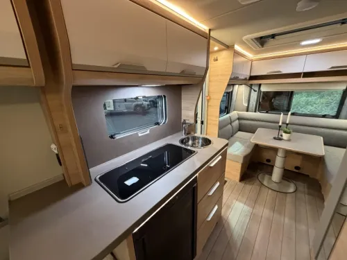 Knaus Sudwind Black Selection 500 EU Einzelbetten / Rundsitzgruppe Foto: 7