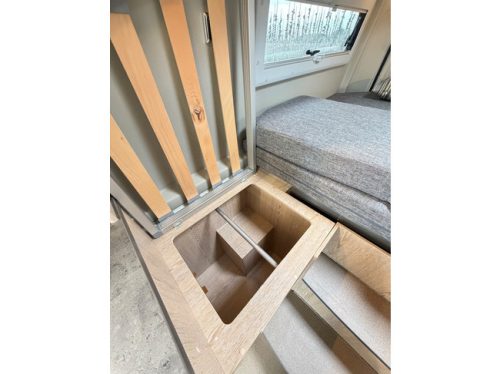 P&ouml;ssl Summit 640 180 PS AUTOMAAT / Wandler 1500W / Hauptschalter / CARPLAY / TV Foto: 18