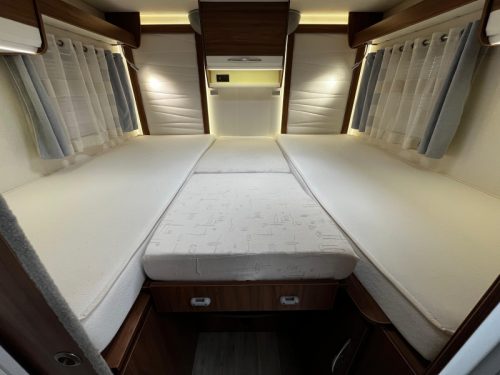 Pilote P 706 GJ Motorhome, 4 berths photo: 12