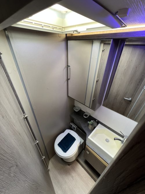 Challenger Graphite 348 QUEENSBED+HEFDach AUTOMAAT 170PK foto: 7