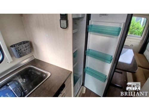 B&uuml;rstner Brevio T-646 .. camping-car unique hors r&eacute;seau photo : 20
