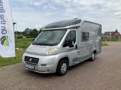 Knaus Van Ti 600 ME &ndash; Complete 3 liter 160 HP Semi-integrated, fixed bed, half-dinette, swivel seats Camper center on the road