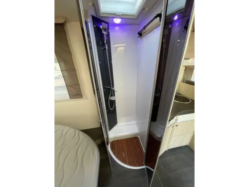 Chausson Special Edition 718 XLB Automatic Queen Bed Air Conditioning photo: 15