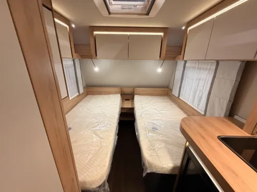 Knaus Sport 460 EU 1800KG + Lits jumeaux photo : 10