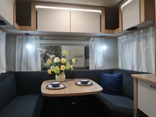 Knaus Sport 460 EU SINGLE BEDS / SPACIOUS SEATING photo: 15