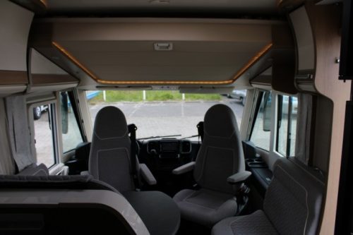 Robust AUTOMATIC 180 hp Malibu I 490 LE by Carthago lift and single length beds (124 photo: 29