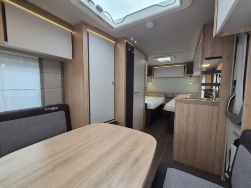 Knaus Sport Platinum 500 EU Rundsitzgruppe + Einzelbetten Foto: 18