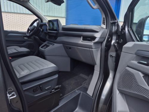 Volkswagen Transporter Caravelle 8-person Pano 4m photo: 13