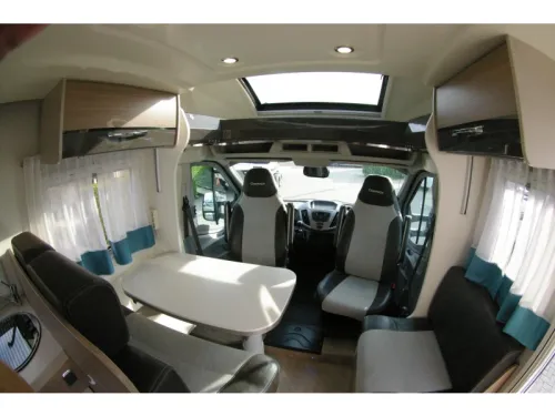 Chausson Flash 718 XLB Queensbed, Hubdach, Klimaanlage. Foto: 9