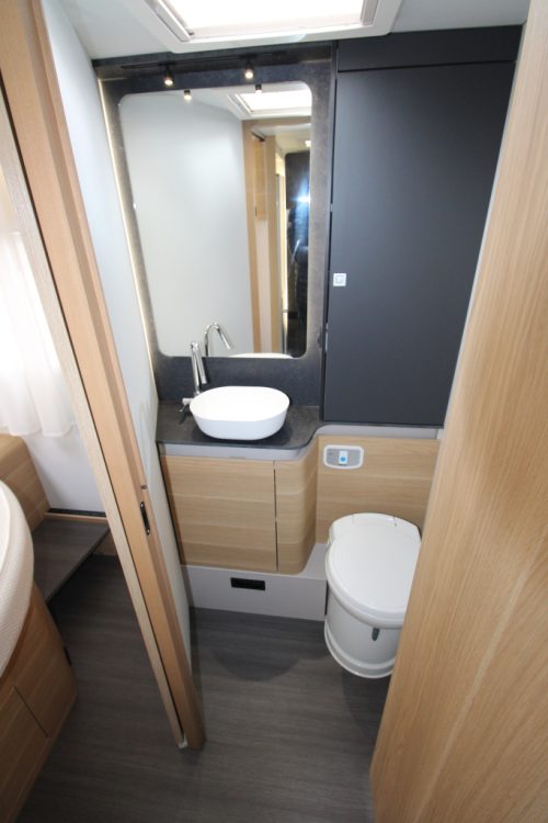 Adria Martix 670 DC Plus photo: 12