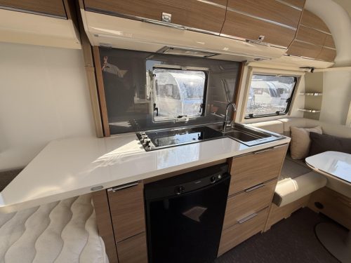 Adria Adora 462 UP photo: 5