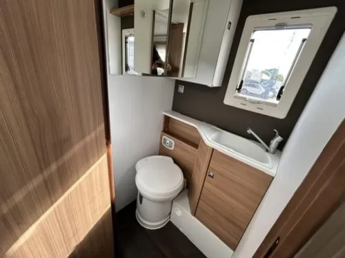 Adria Coral Axess 670 SL photo: 12