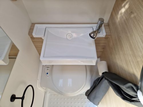 Sterckeman Easy Comfort 390 CP Mover/Awning photo: 7