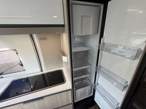 Adria Twin Plus 640 SLB Lithium, Umrichter, Solar Foto: 9