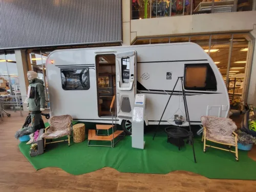 Knaus Sudwind 60 Years 450 FU super complete from factory photo: 1