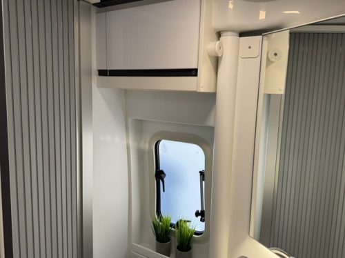 Adria Twin Supreme 640 SGX 180 hp AUTOMATIC 9-Speed Euro6 Fiat Ducato 8 **Adjustable single beds/4 seats/2x Lithium/2 photo: 23