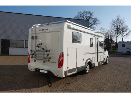 Adria Matrix Supreme 687 SL  photo: 2