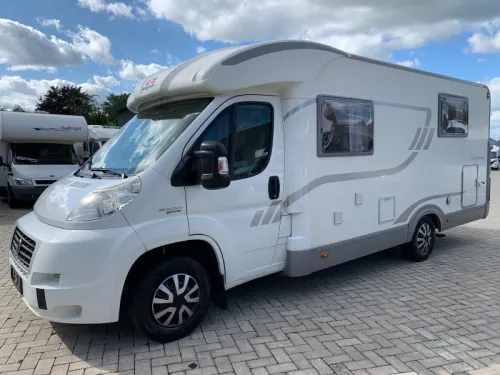 Adria Sport S 577 SP Festbett Etwas Sch&ouml;nes Foto: 1