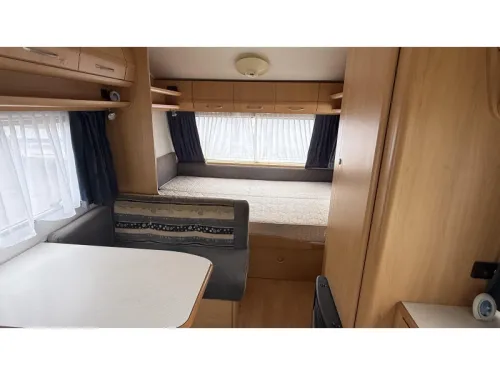 Beyerland Vitesse 460 MD Heckk&uuml;che Sitzgruppe Festbett Foto: 2