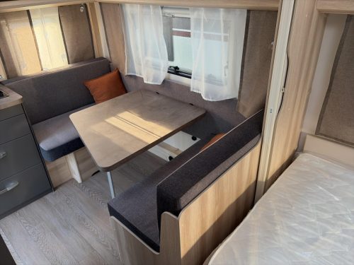 Hobby De Luxe 400 SFE Model 2027 photo: 7