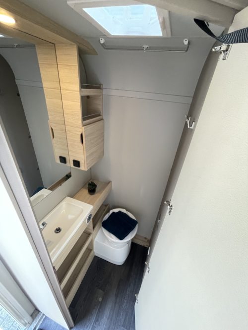 Weinsberg CaraCito TRANSVERSE BED+TRAIN SEATING 1st OWNER MOVER  photo: 15