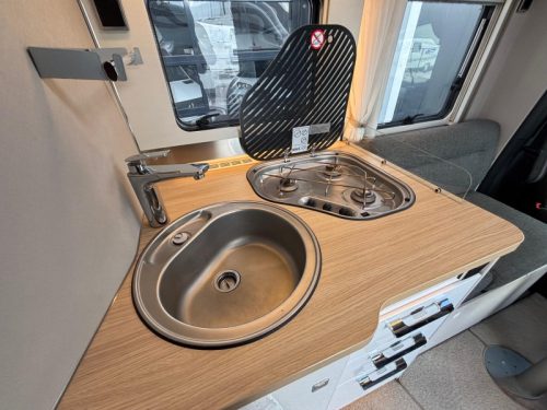 Hymer Tramp 685 &eacute;tat impeccable salon face &agrave; face photo : 11
